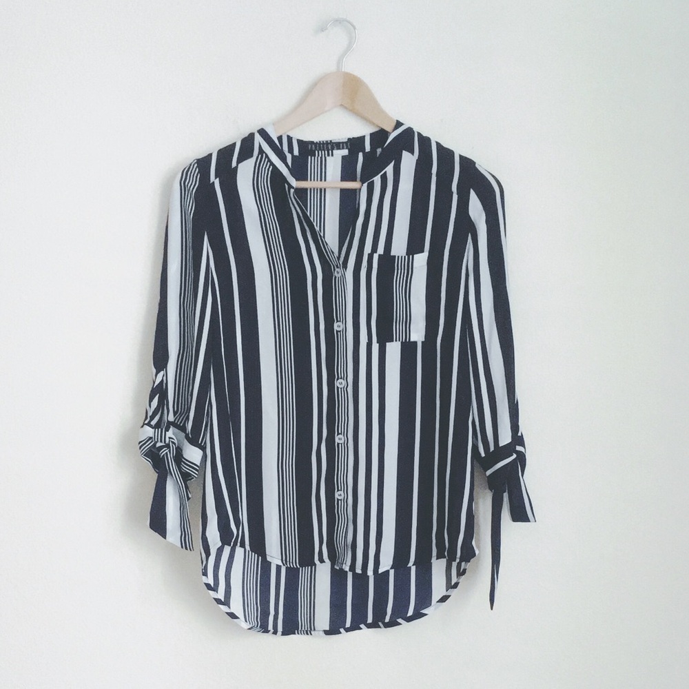 SmilingBear Black and White Vertical Stripe Button-Front Blouse